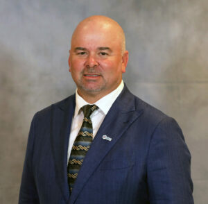 Headshot of IIBEC Immediate Past President Robert Hinojosa.